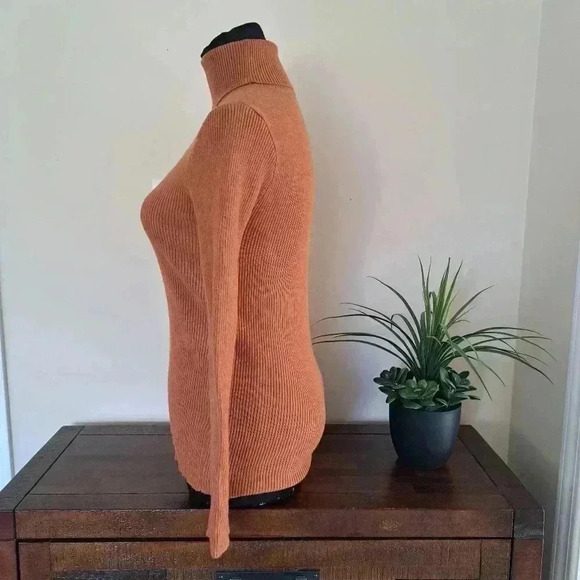 Women's Ribbed Turtleneck Sweater Size Medium Rust Brown Colour Soft Fitted - Picture 2 of 9